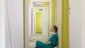 AI赋能医疗：缓解医护人员职业倦怠的创新方案