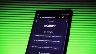 ChatGPT日请求量创新高 用户激增挑战谷歌