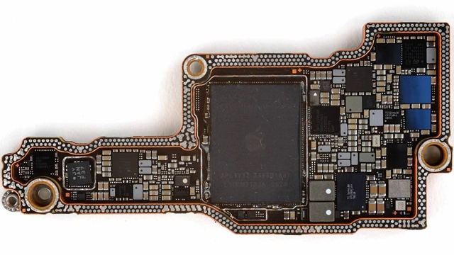 内存芯片短缺影响iPhone价格与供应，苹果应对策略解析