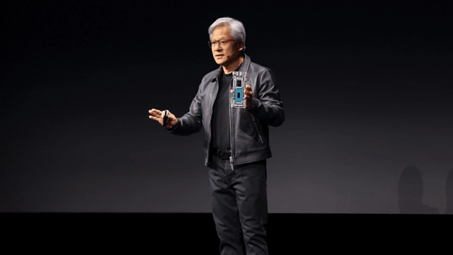 英伟达Q2财报超预期但股价下跌 AI芯片巨头面临中国市场挑战