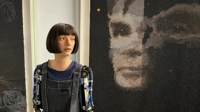 AI机器人创作画作拍卖108万美元创新纪录