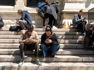 美国年轻人对AI就业影响忧虑加深 59%认为构成威胁