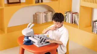 商汤元萝卜下棋机器人推迪士尼朱迪系列新品，助力儿童思维成长