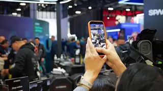 傲鲨VIATRIX外骨骼机器人获CES创新奖，开启消费级市场新篇章