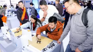 “工具”到“伙伴”：科大讯飞展示大模型如何助力教育减负增效