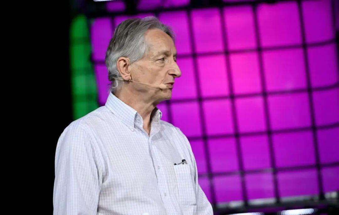 AI 教父：AI 要赚钱必须替代人类劳动