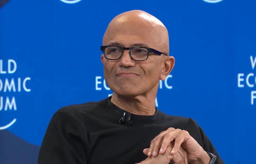微软 CEO 纳德拉：AI 时代竞争的关键在于「模型编排」