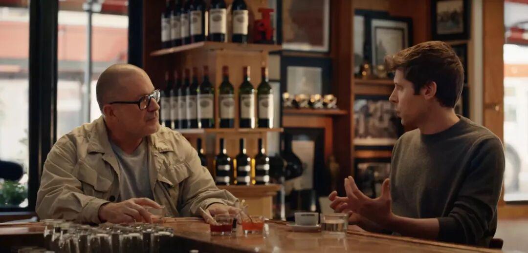 OpenAI 首款硬件产品「甜豌豆」曝光：Jony Ive 操刀，意图取代 AirPods